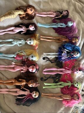 monster high Dolls Lot - extra parts